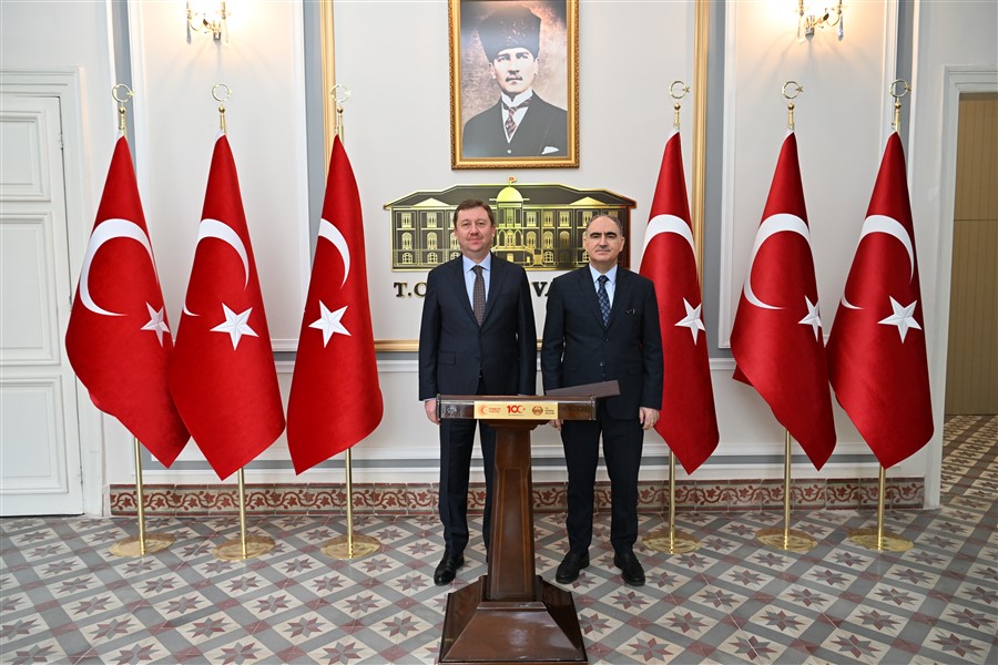 Cumhurbaşkanlığı Genel Sekreteri Manisalı Hemşehrimiz Sayın Hakkı Susmaz Valiliğimizi Teşrif Ettiler
